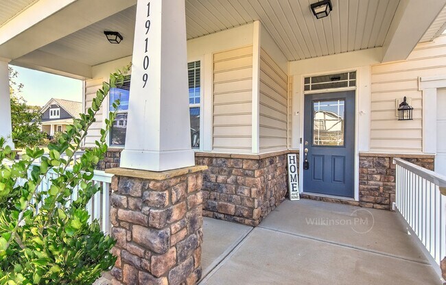 Building Photo - Stunning 5-Bedroom Home with 3 Full Baths.