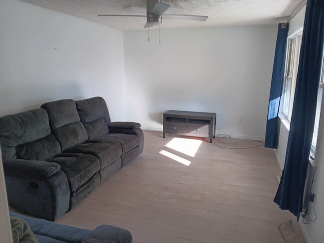 Building Photo - 9 Keyes St