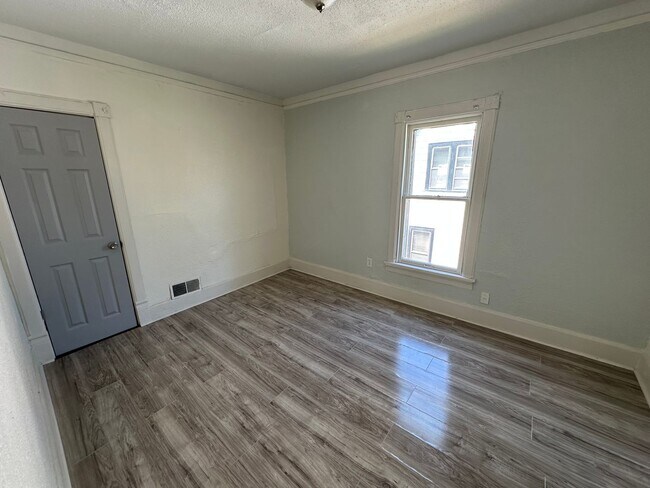 Building Photo - 3221 N 20th St