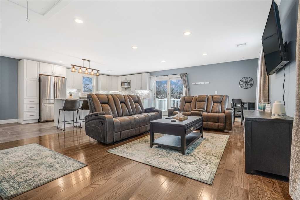 150 Mason Ave Unit 1, Somerset, MA 02726 Room for Rent in Somerset