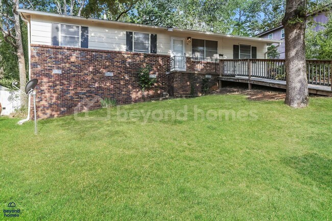 Foto del edificio - Beautiful and Modern 3 BD 1 BA with 1,196 ...