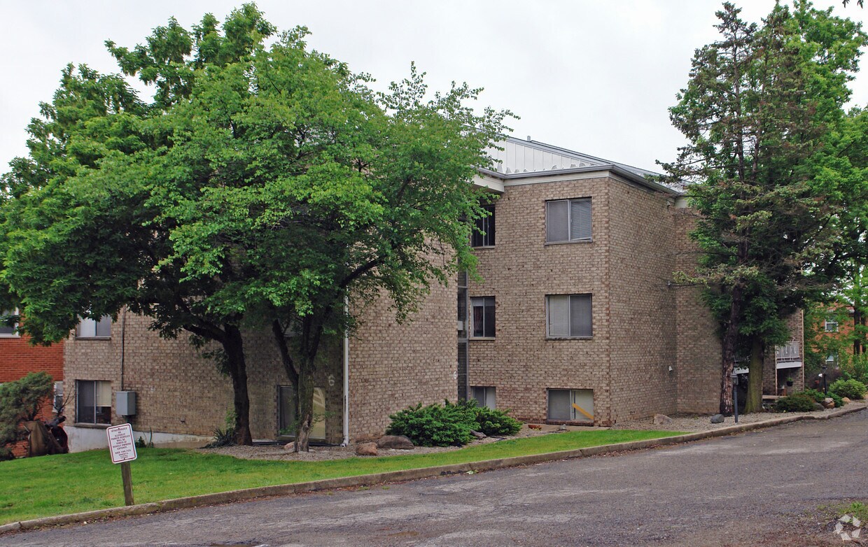 Building Photo - 6 Short Hill Ln