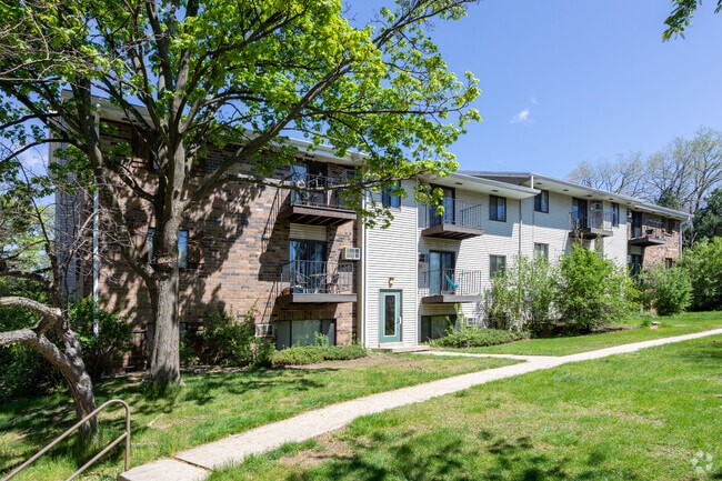 Building Photo - Tosa Village