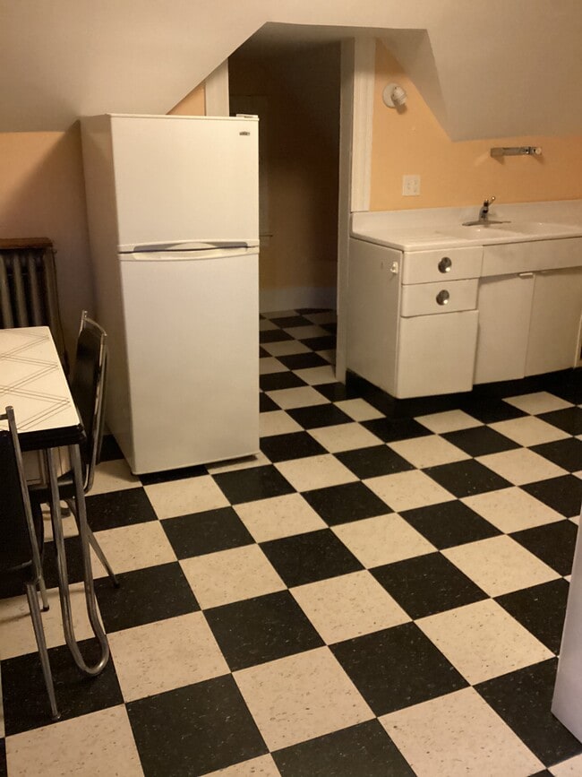 Kitchen - 49 Venango St