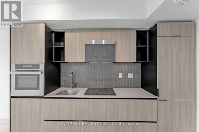 Building Photo - 2 Augusta Ave