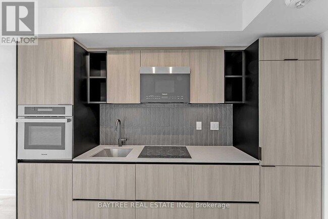 Photo du bâtiment - 2 Augusta Ave