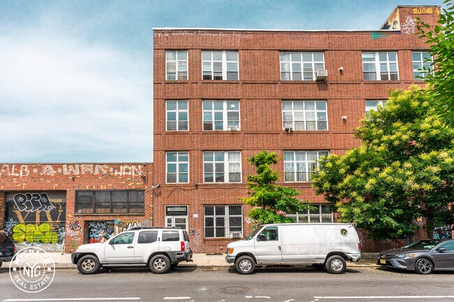 Foto del edificio - 385 Troutman St