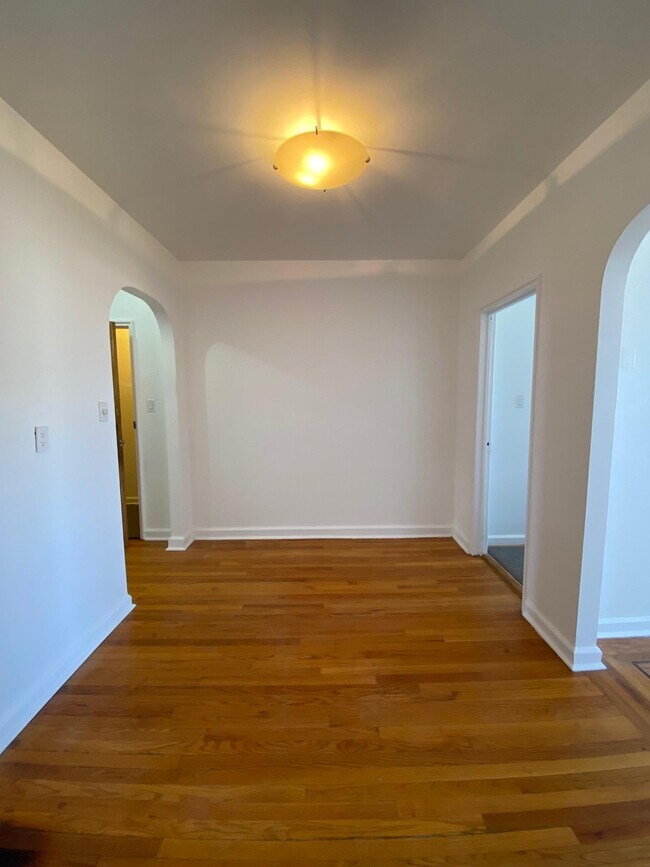 1060 Lydig Ave, Bronx, NY 10461 Townhome Rentals in Bronx NY