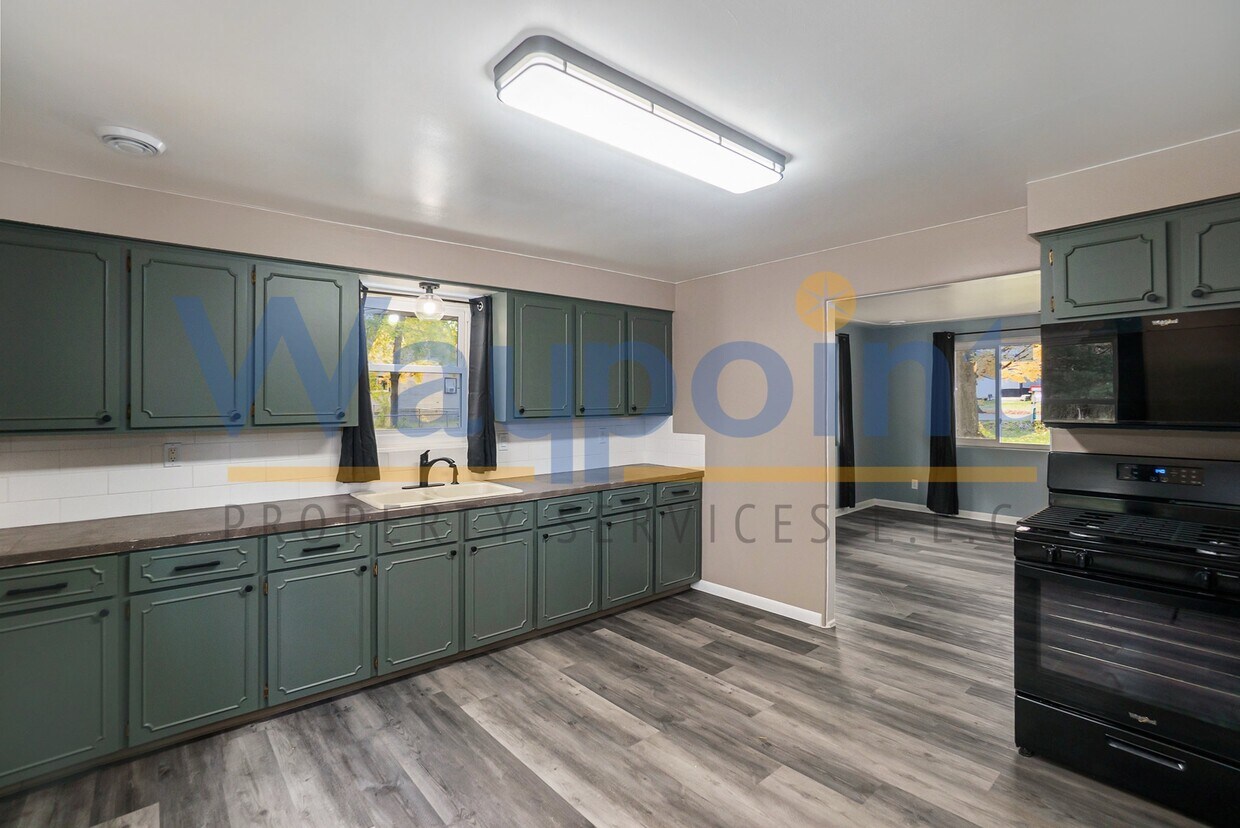 Foto principal - 2941 S Derby Rd