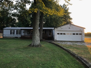 Building Photo - 5811 487 E