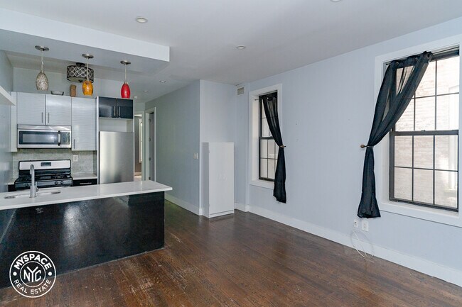 Foto del edificio - 1228 Halsey St