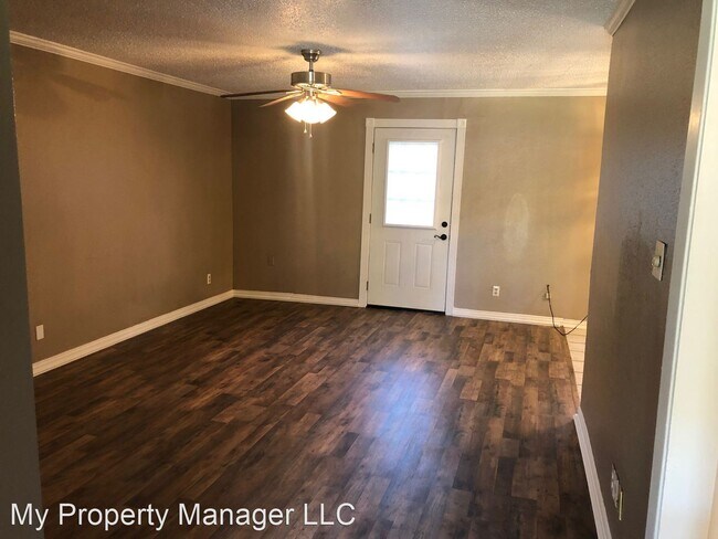 Building Photo - 3 br, 1 bath House - 8956 Hilton