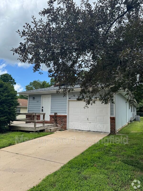 Building Photo - 613 W Edgewood St
