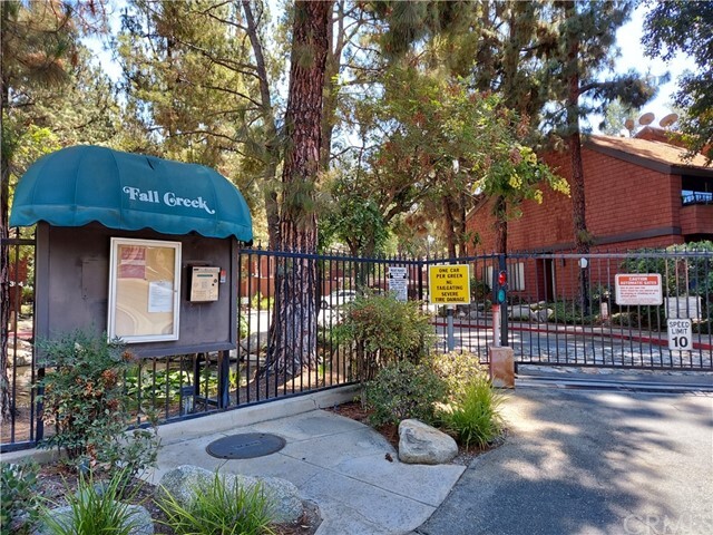 Primary Photo - 300 S Prospectors Rd