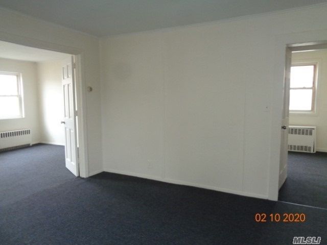 Foto del edificio - 896 1/2 Nassau Rd
