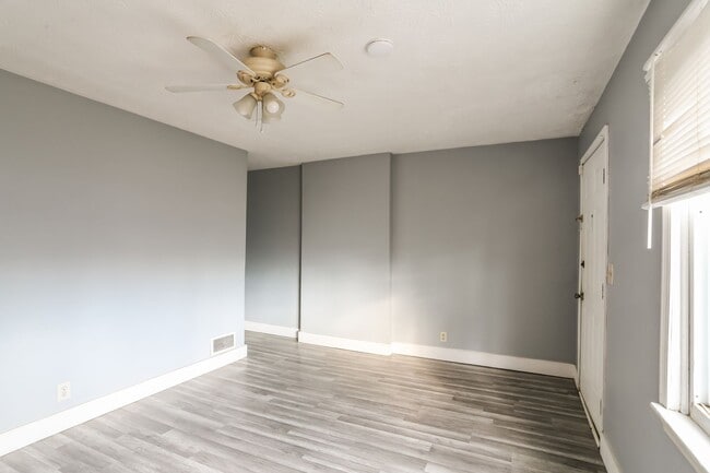 Building Photo - 2654-2656-2656 Avalon Pl