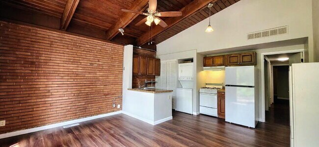 Foto del edificio - 6707-13 San Bonita Ave