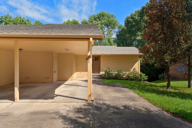 Photo - 2 Bedroom/1.5 Bathroom Duplex - ASK ABOUT ... House