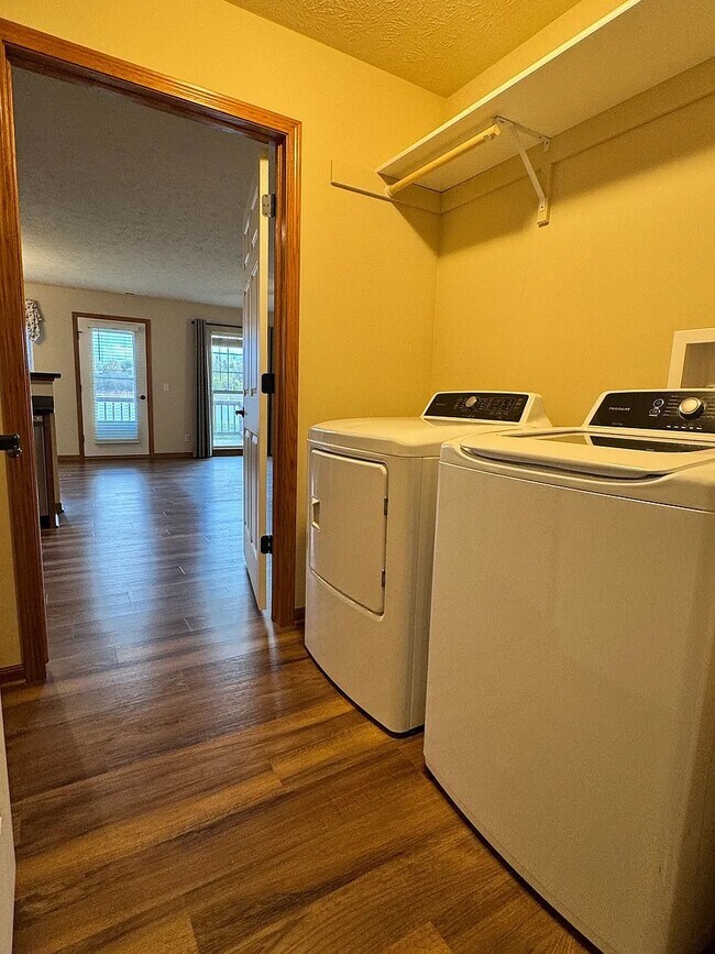 Foto del edificio - 8821 Ridge Hollow Dr