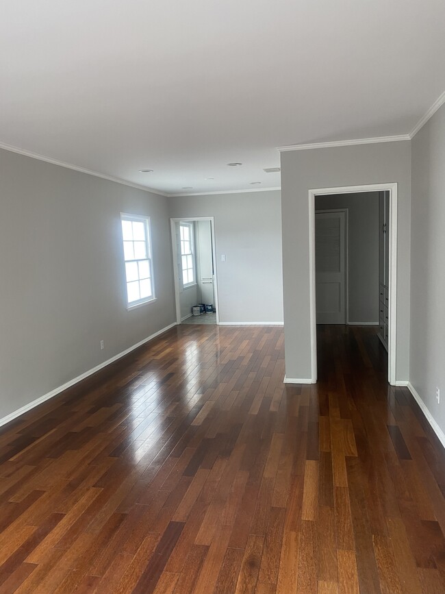 Dining room - 352 S Bedford Dr