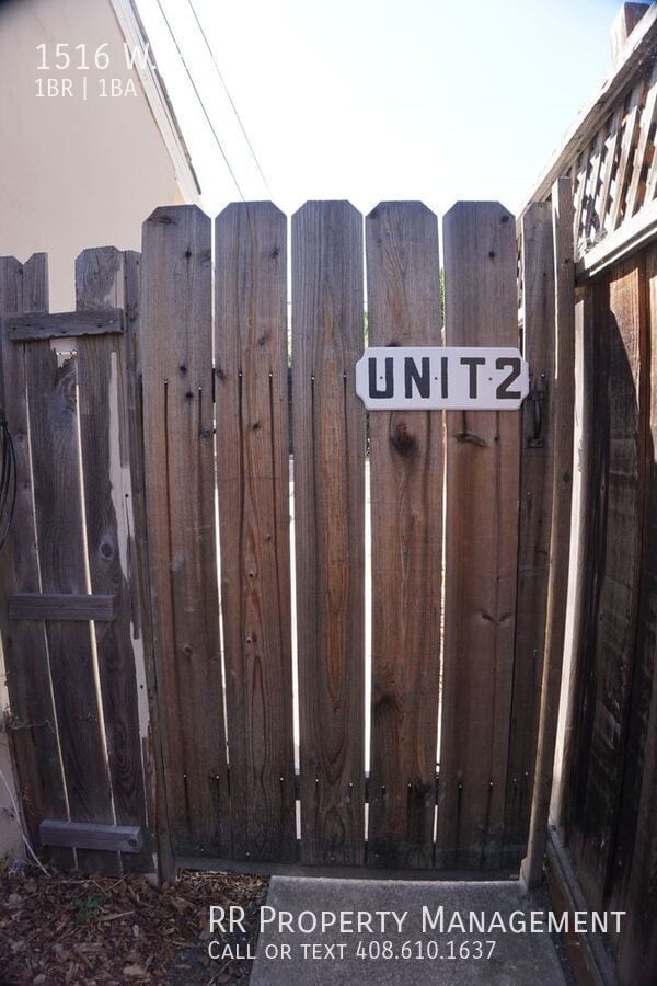 Building Photo - 1516 W Hedding St