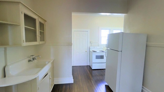 Building Photo - 669 Holly Ave NW