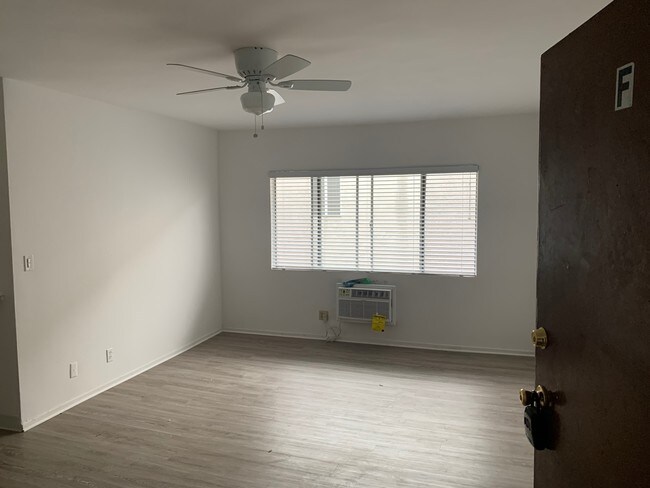 Foto del edificio - 6009 Malabar St