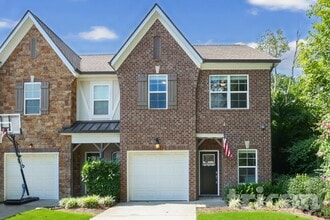 Building Photo - 311 Woodfern Ct