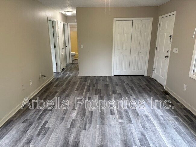 Foto del edificio - 230 Booher Ln