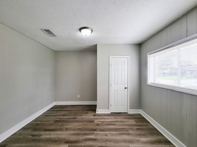 Photo - REMODELED 3 BEDROOM LEASE HOME WITH ALL THE UPGRADES THROUGHOUT. COME TAKE A LOOK AT THIS