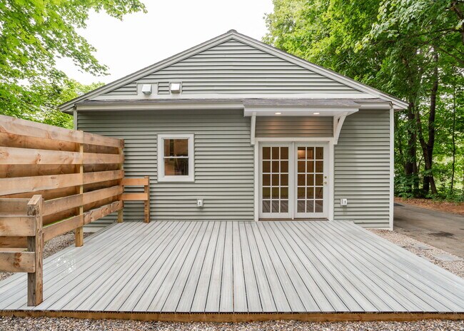 Building Photo - 732 Highland Ave
