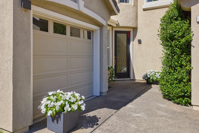 House Entrance - 10 Summerbrooke Cir