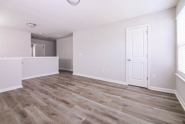 Building Photo - 36 W Painted Way