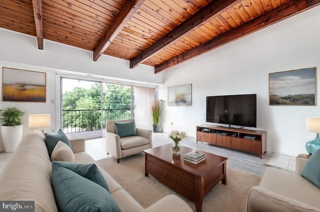 Foto del edificio - 7517 Riverdale Rd