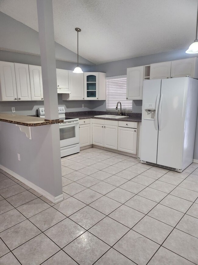 Foto del edificio - Beautiful 3/2/1 New Port Richey Home.