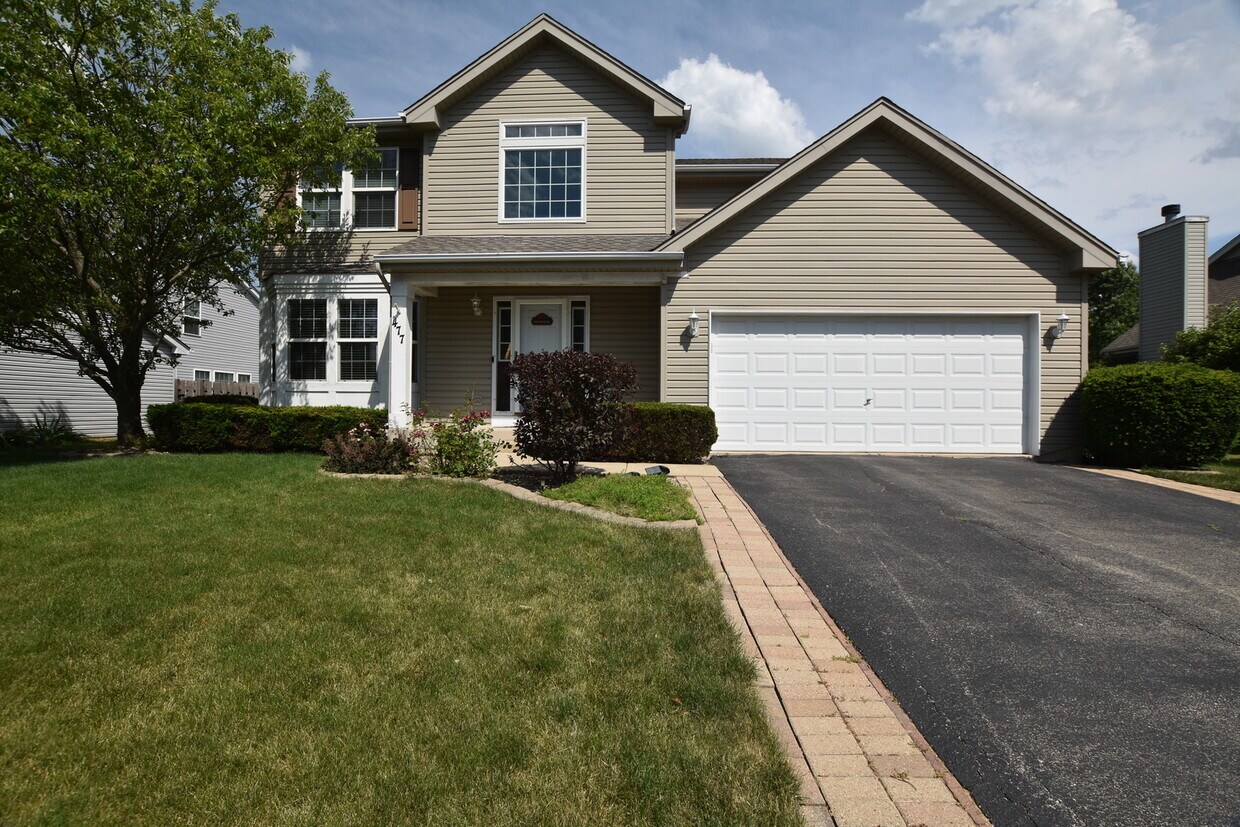 Primary Photo - 477 Raintree Dr