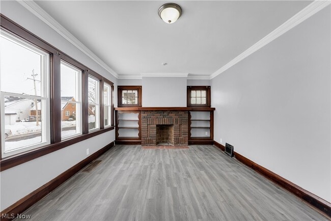 Building Photo - 10602 Langton Ave