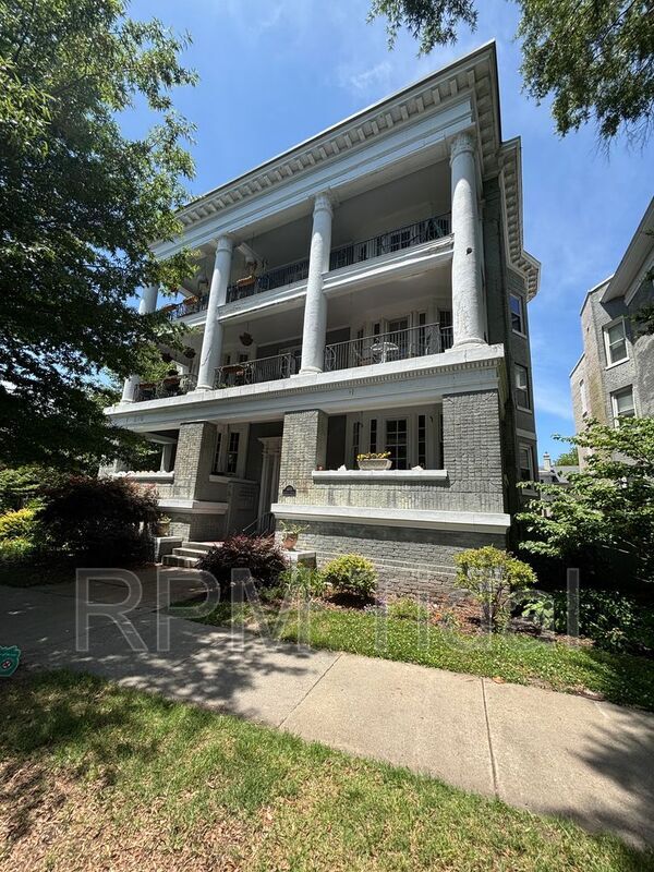 Building Photo - 1005 Colonial Ave