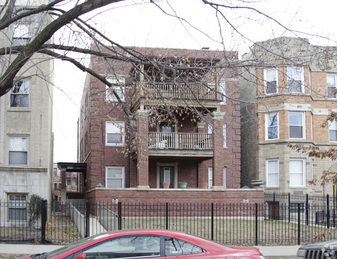 Foto principal - 4027 N Kenmore Ave