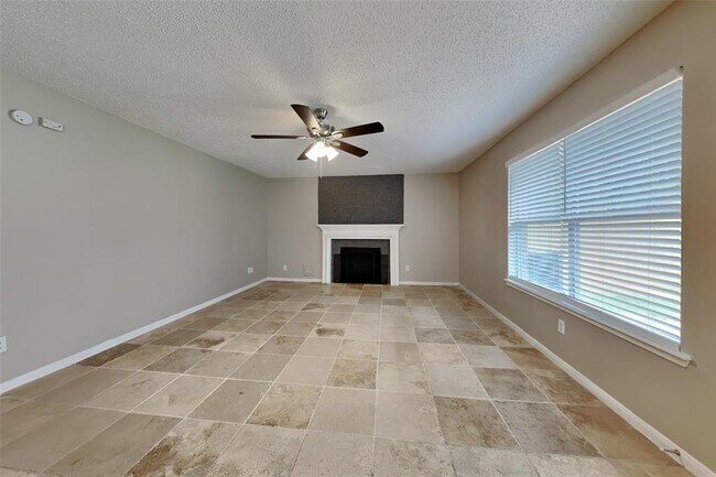 Building Photo - 17322 Harmony Hill Dr