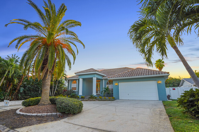 Building Photo - 3012 E Vina Del Mar Blvd