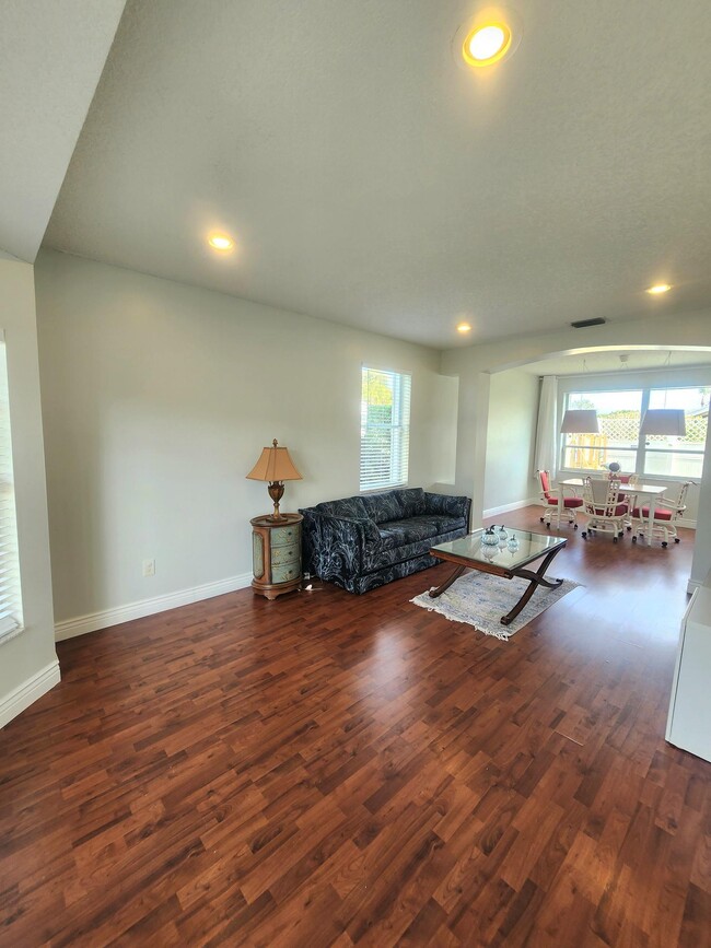 Building Photo - 18860 La Costa Ln