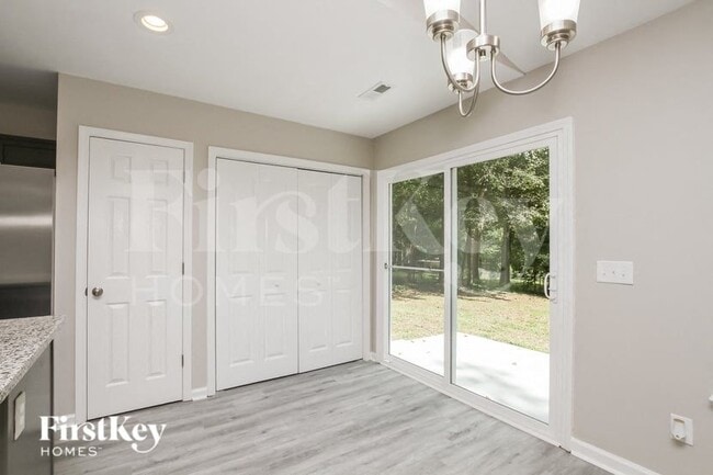 Building Photo - 128 Lismark Dr