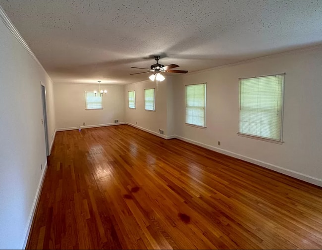 Building Photo - Ranch home in Lilburn.  Parkview School Di...