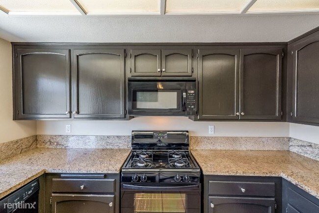 Building Photo - 3 br, 2 bath House - 3201 Florine Ave