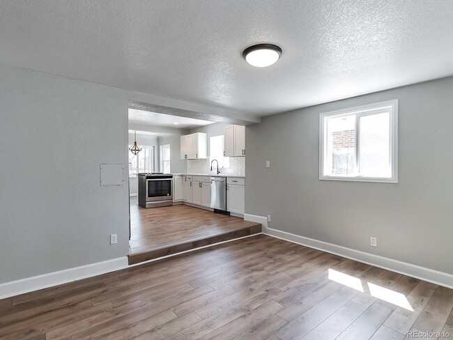 Building Photo - Fully renovated ranch style home near Ansc...