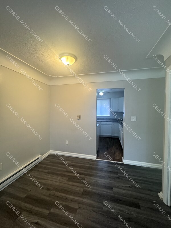 Building Photo - 2494 S Duffield Rd