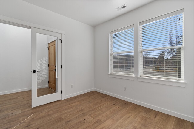 Building Photo - 10102 W Brownstone Dr