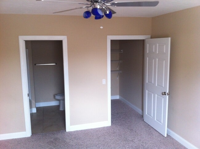 Building Photo - 118 S 4th St