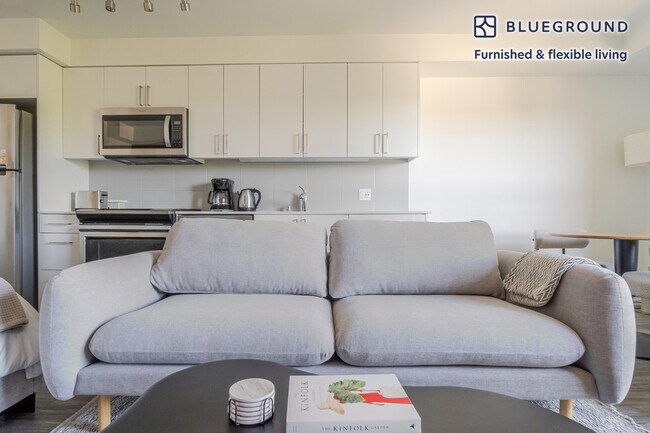 Foto del edificio - 4609 Union Bay Pl NE